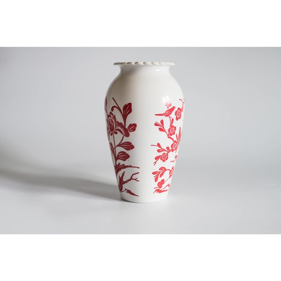 Vintage MCM Vitrock 9" Vase Anchor Hocking Red Birds & Flowers - Picture 4 of 7